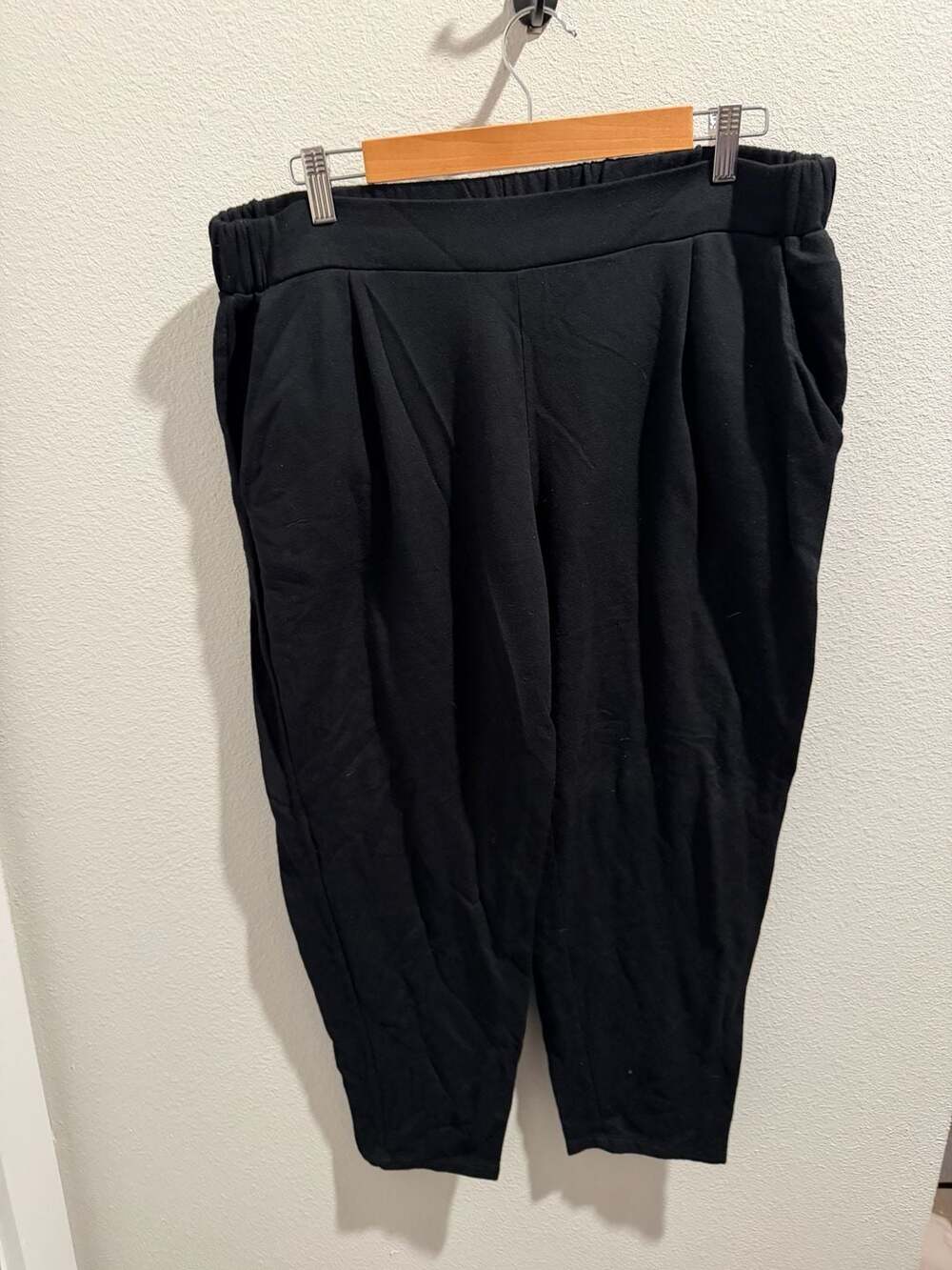 A New Day Women's‎ Black Elastic Waist Pleated Tapered Pants Size L